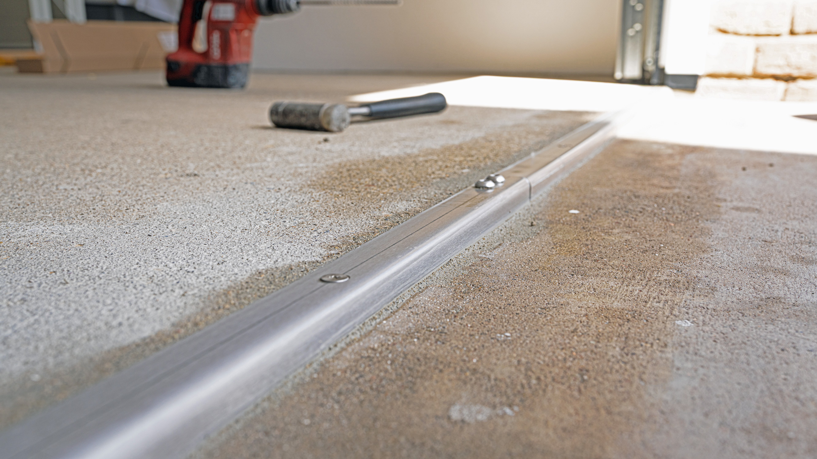 4DOOR Bodenschienen 2 teilig aus Edelstahl, 2185 mm für Schwing- & Sektionaltore BILD 4